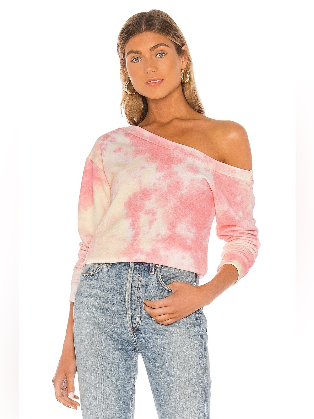 55. Superdown Ashtyn off shoulder sweatshirt
